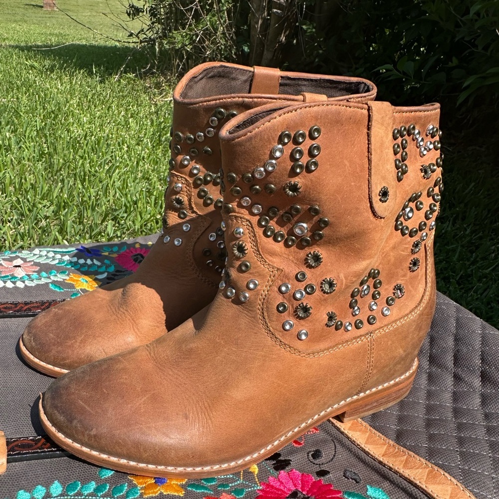 Zigi Girl Truffle Hidden Leather Wedge Boot Brown Women's Size 8.5